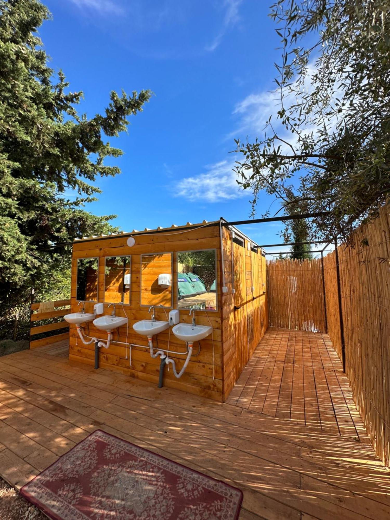 Alt Camping Hotell Dhërmi Exteriör bild