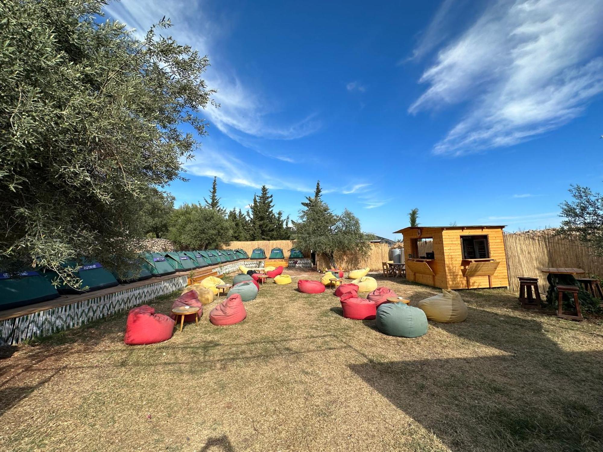 Alt Camping Hotell Dhërmi Exteriör bild